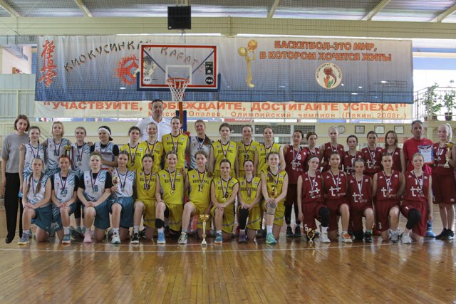ПОЗДРАВЛЯЕМ КОМАНДЫ ДЕВУШЕК 2010/2011Г.Р.!!!